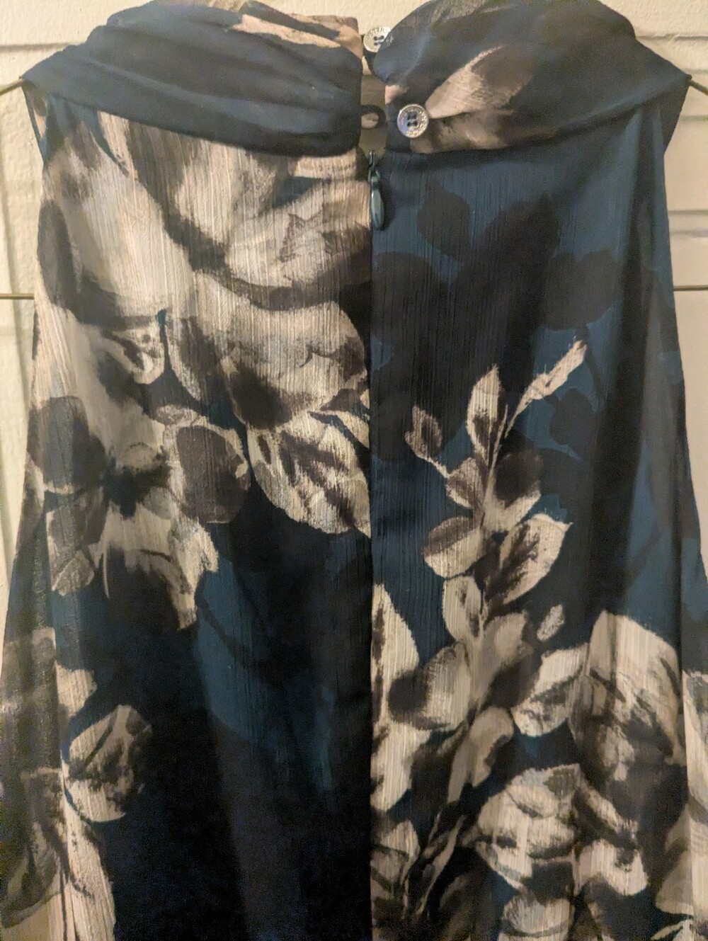 Dress - Picture 6 of 6
